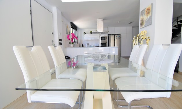 Herverkoop - Villa - Orihuela Costa - Villamartín