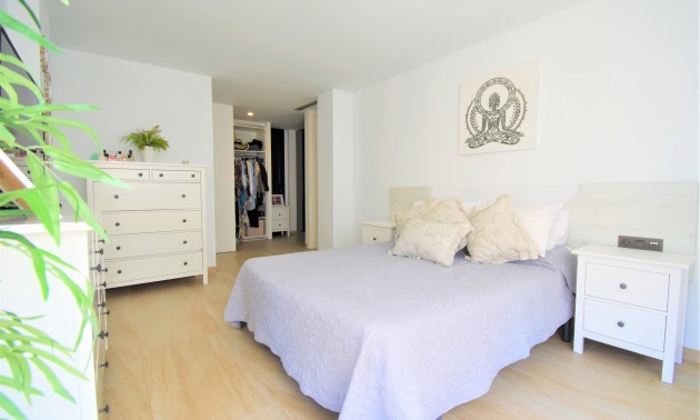 Herverkoop - Villa - Orihuela Costa - Villamartín