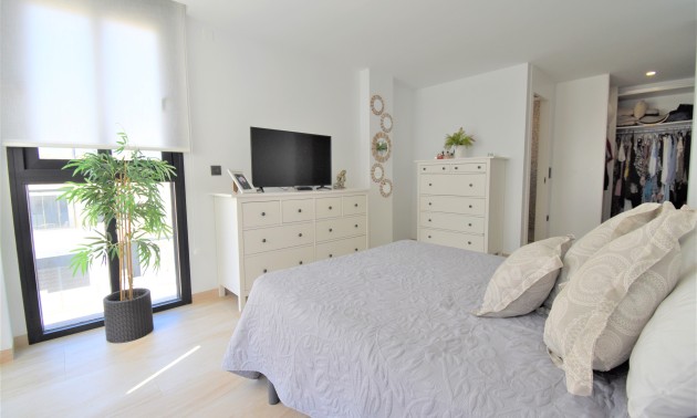 Herverkoop - Villa - Orihuela Costa - Villamartín