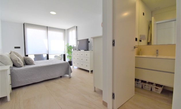 Herverkoop - Villa - Orihuela Costa - Villamartín