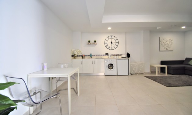 Herverkoop - Villa - Orihuela Costa - Villamartín