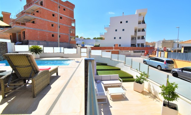 Herverkoop - Villa - Orihuela Costa - Villamartín
