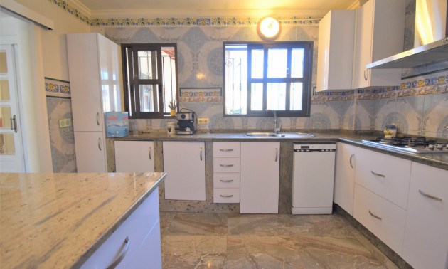 Herverkoop - Villa - Orihuela Costa - Villamartín