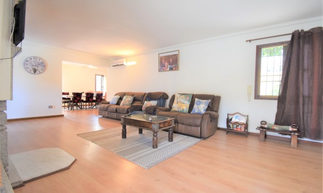 Herverkoop - Villa - Orihuela Costa - Villamartín
