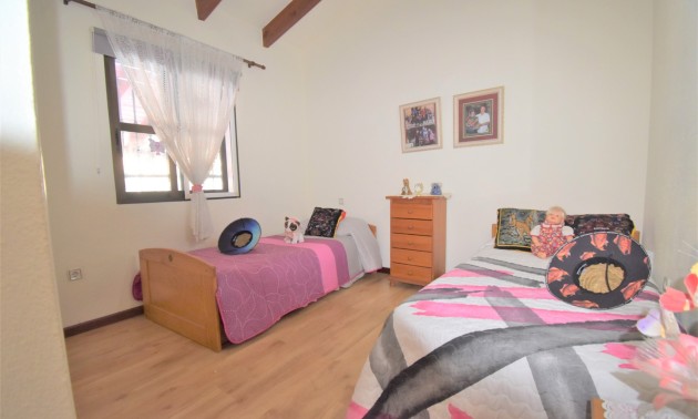 Herverkoop - Villa - Orihuela Costa - Villamartín