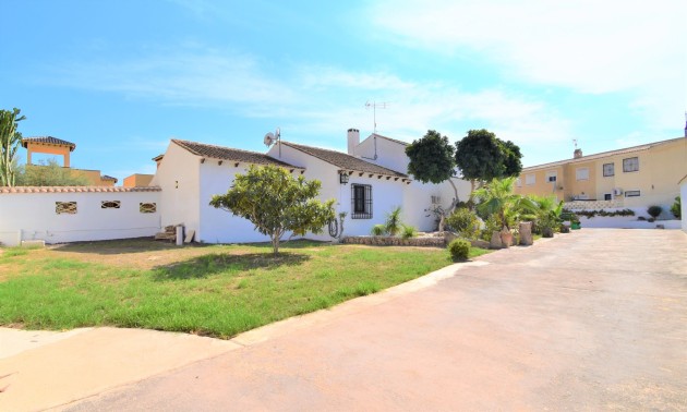 Herverkoop - Villa - Orihuela Costa - Villamartín