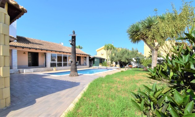 Herverkoop - Villa - Orihuela Costa - Villamartín