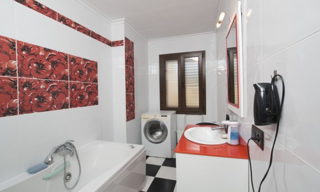 Herverkoop - Villa - Torrevieja - La Mata