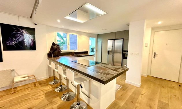 Herverkoop - Apartment - Alicante - Vistahermosa
