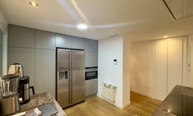 Herverkoop - Apartment - Alicante - Vistahermosa