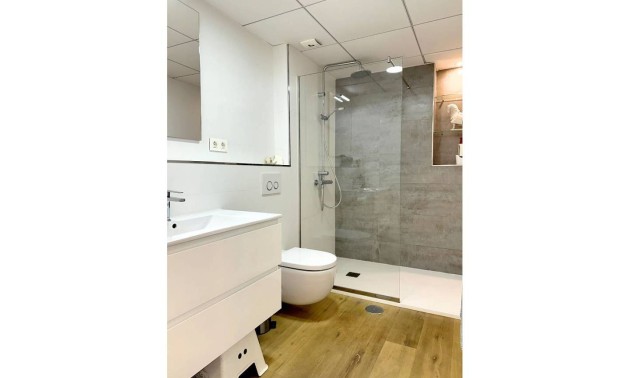 Herverkoop - Apartment - Alicante - Vistahermosa