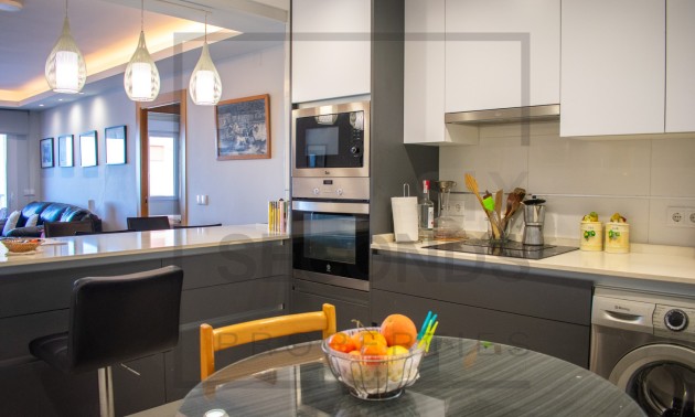 Herverkoop - Apartment - Torrevieja - Playa del Cura