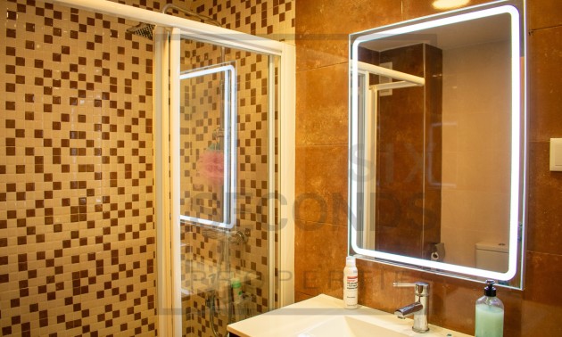 Herverkoop - Apartment - Torrevieja - Playa del Cura