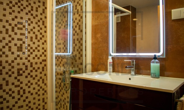 Herverkoop - Apartment - Torrevieja - Playa del Cura