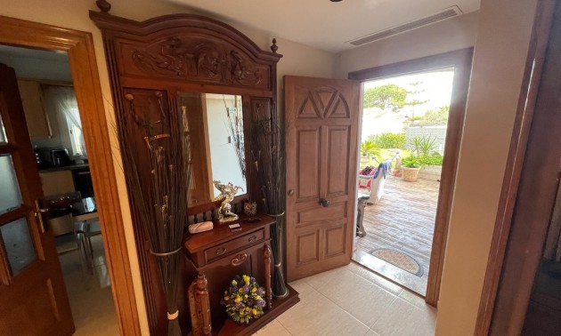 Resale - Villa - Orihuela Costa - Campoamor