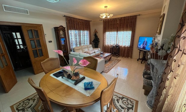 Resale - Villa - Orihuela Costa - Campoamor