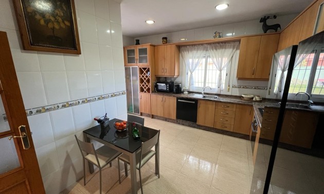 Resale - Villa - Orihuela Costa - Campoamor