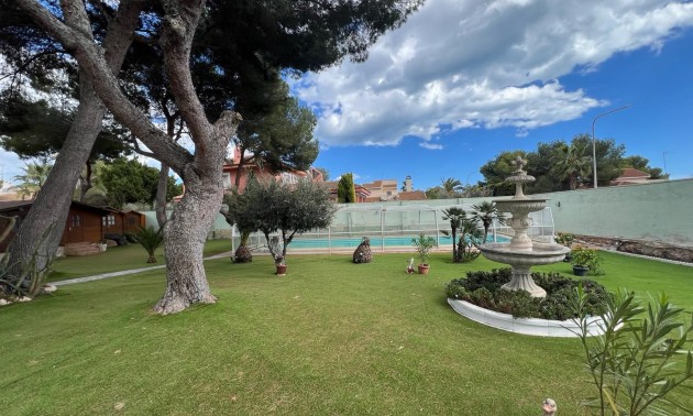 Resale - Villa - Orihuela Costa - Campoamor