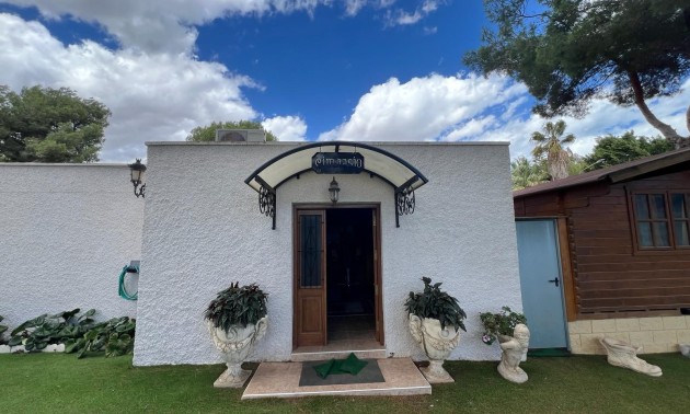 Resale - Villa - Orihuela Costa - Campoamor