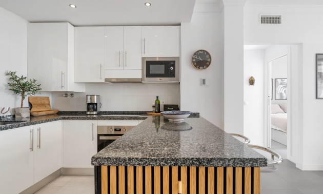 Herverkoop - Apartment - Benahavis - La Quinta
