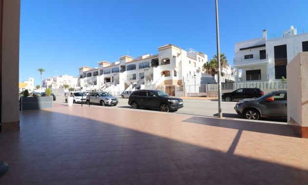 Herverkoop - Reclame - Los Montesinos - Laguna Green