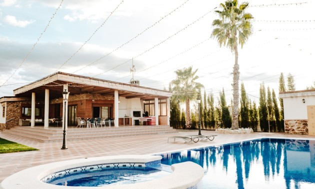 Resale - Villa - Catral