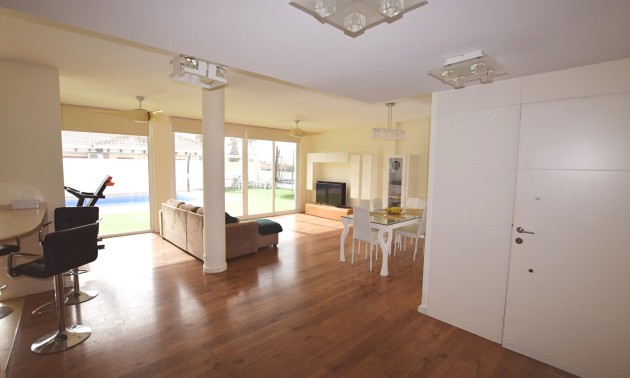 Revente - Villa - San Fulgencio - La Marina