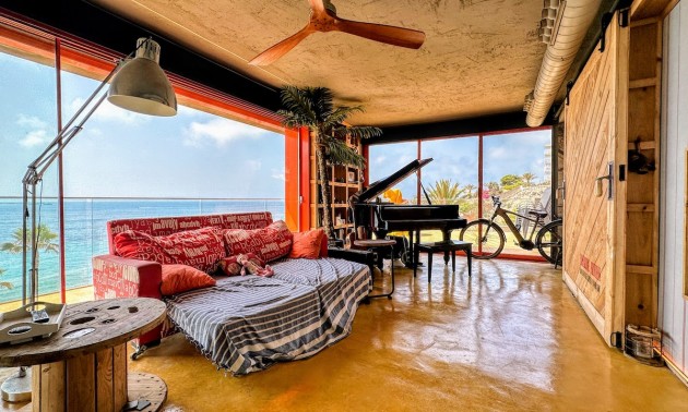 Resale - Villa - Villajoyosa