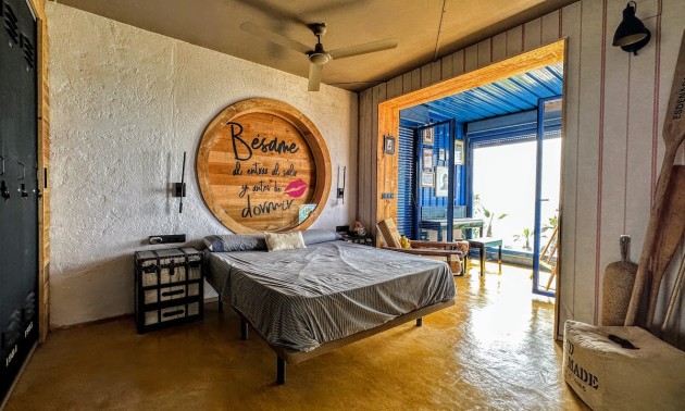 Resale - Villa - Villajoyosa