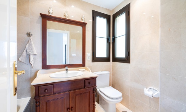 Herverkoop - Apartment - Benahavis - Los Arqueros