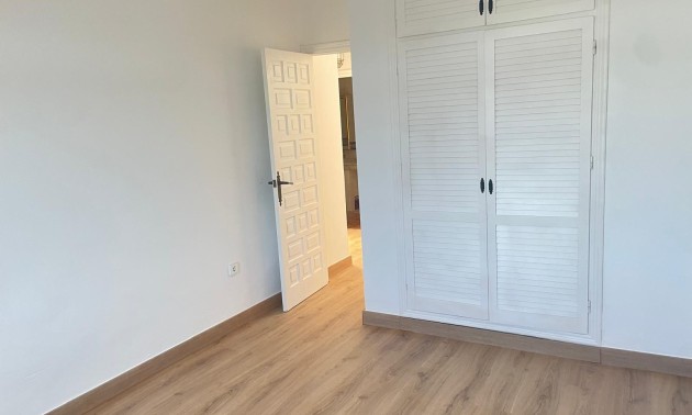 Resale - Villa - Orihuela Costa - Los Dolses