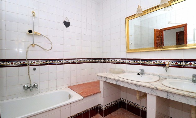 Resale - Villa - Orihuela Costa - Los Dolses