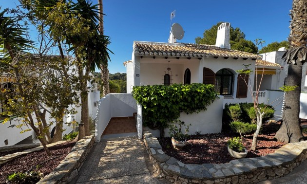 Resale - Villa - Orihuela Costa - Los Dolses