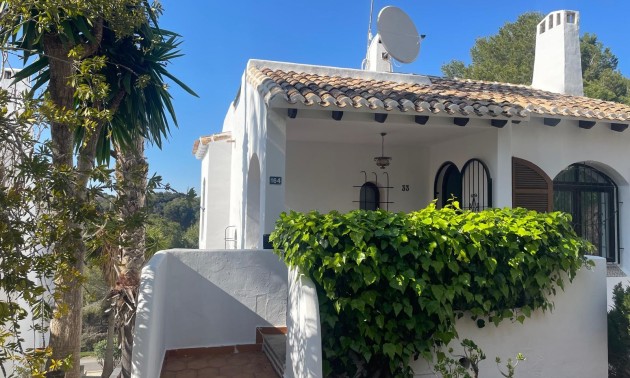 Resale - Villa - Orihuela Costa - Los Dolses