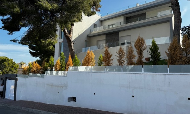 Herverkoop - Villa - Torrevieja - Los Balcones