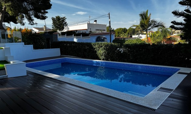 Herverkoop - Villa - Torrevieja - Los Balcones