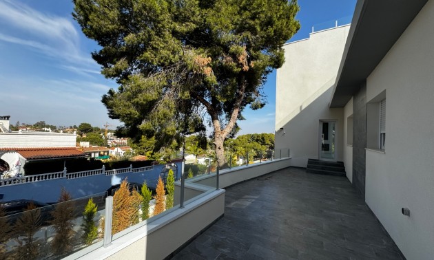 Herverkoop - Villa - Torrevieja - Los Balcones