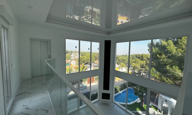 Herverkoop - Villa - Torrevieja - Los Balcones