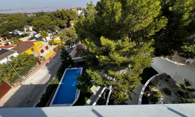 Herverkoop - Villa - Torrevieja - Los Balcones