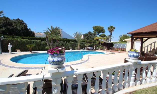 Herverkoop - Villa - Torrevieja - Punta Prima