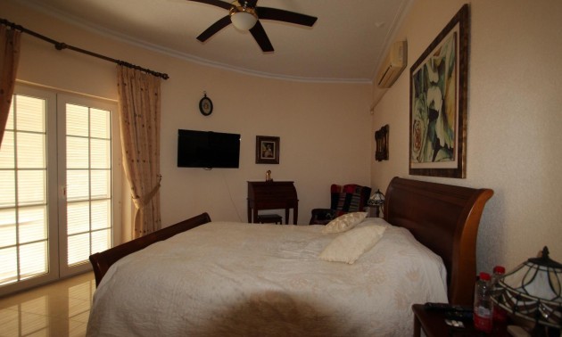Herverkoop - Villa - Torrevieja - Punta Prima