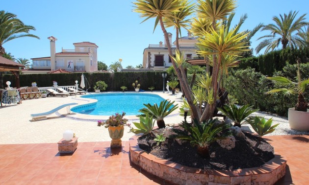 Herverkoop - Villa - Torrevieja - Punta Prima