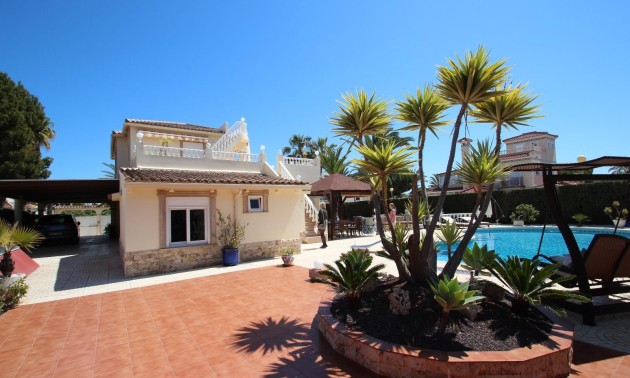 Herverkoop - Villa - Torrevieja - Punta Prima