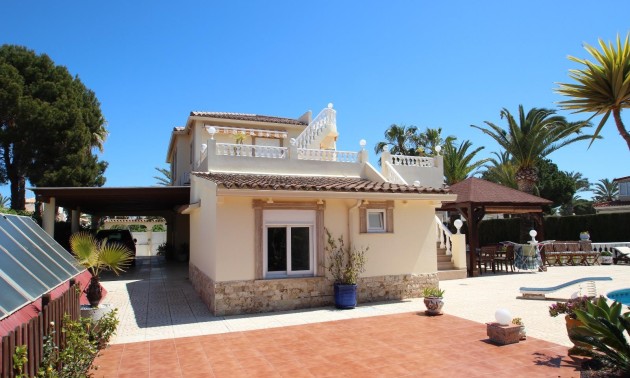 Herverkoop - Villa - Torrevieja - Punta Prima