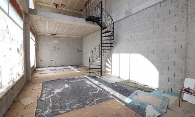 Resale - Commercial - Benimar