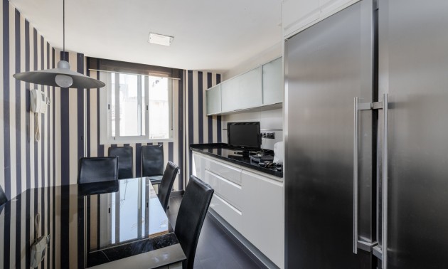Herverkoop - Apartment - Alicante - Center