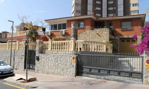 Herverkoop - Villa - Benidorm - Poniente
