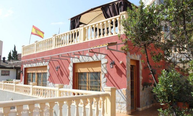 Herverkoop - Villa - Benidorm - Poniente
