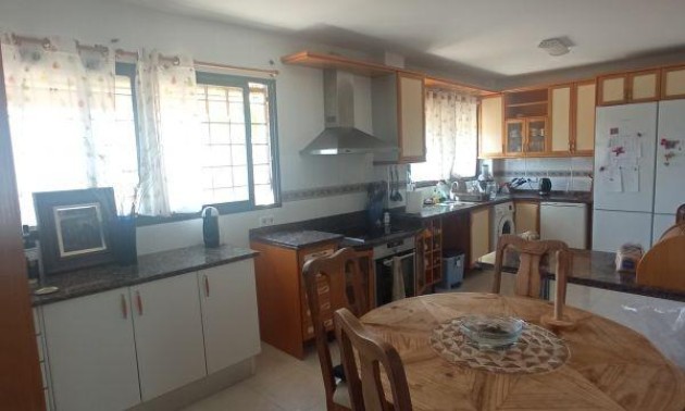 Resale - Villa - Benidorm - Poniente