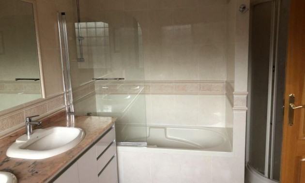 Resale - Villa - Benidorm - Poniente